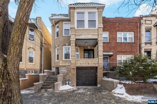 63 Highwood Ter, Weehawken, NJ, 07086-6534 | Card Image