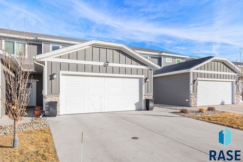 4416 E Whisper Ridge Pl, Sioux Falls, SD, 57108-3165 | Card Image