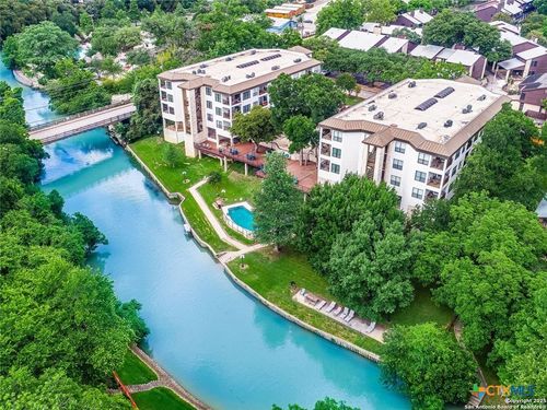 a101-401 W Lincoln St, New Braunfels, TX, 78130-4576 | Card Image