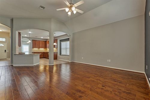 10022 Elkwood Glen Ln, Tomball, TX, 77375-1033 | Card Image