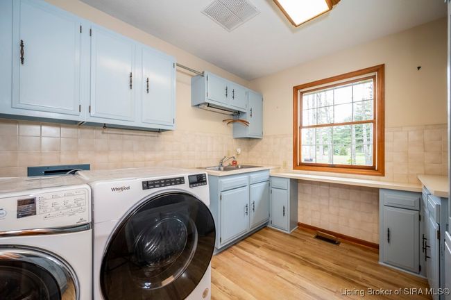 730 S Gardner St, Home with 3 bedrooms, 2 bathrooms and null parking in Scottsburg IN | Image 4