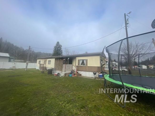 204 S Front St, Home with 7 bedrooms, 4 bathrooms and 5 parking in Kooskia ID | Image 8