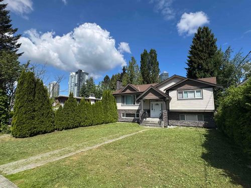 589 Foster Ave, Coquitlam, BC, V3J2L6 | Card Image