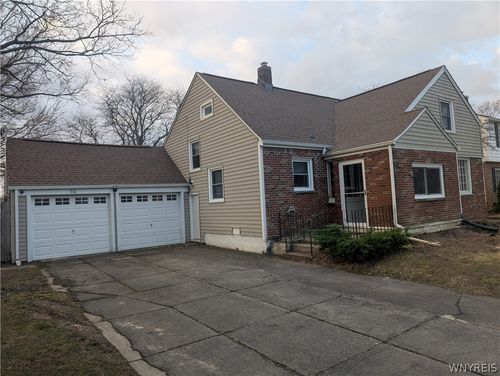 530 Meadowbrook Dr, Lewiston, NY, 14092-1937 | Card Image