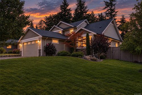 2763 Fife Pl, Courtenay, BC, V9N4A6 | Card Image