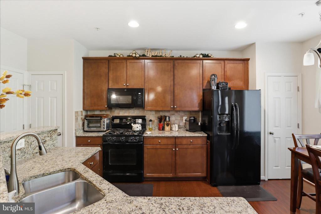 Residential Lease in STERLING 3