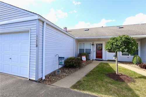 d-3389 Ivy Hill Cir, Cortland, OH, 44410-9278 | Card Image