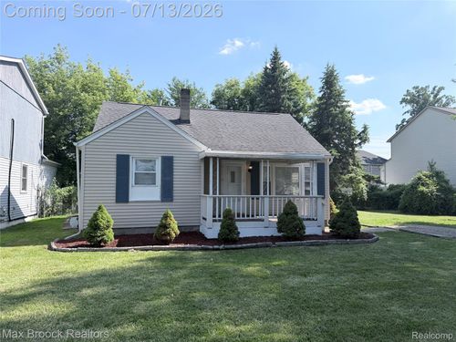 1130 Birchwood Dr, Troy, MI, 48083-1806 | Card Image