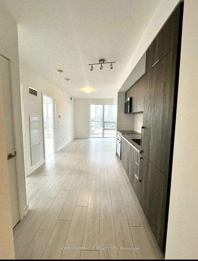906 - 2033 Kennedy Rd, Condo with 2 bedrooms, 2 bathrooms and null parking in Toronto ON | Image 5