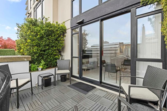 TH2 - 155 W 1 St Street, Townhouse with 2 bedrooms, 2 bathrooms and 2 parking in North Vancouver BC | Image 21