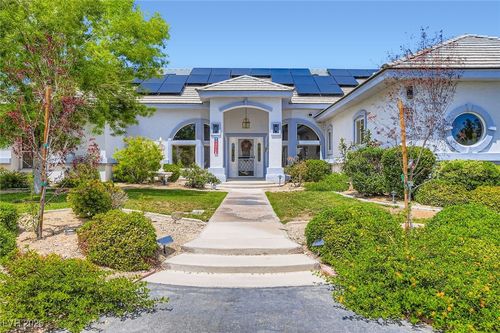 8640 Horse Dr, Las Vegas, NV, 89143-1335 | Card Image