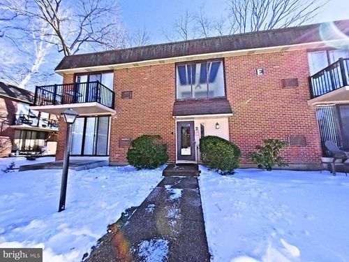 e-21-100 E Glenolden Ave, GLENOLDEN, PA, 19036-2214 | Card Image