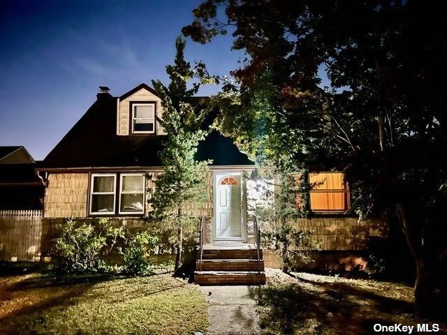 Arlington Ave, Elmont, NY 11003
