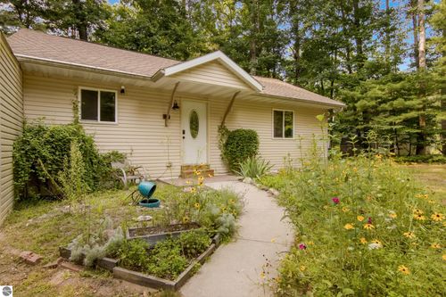 880 Cedar Trl, Interlochen, MI, 49643-9740 | Card Image