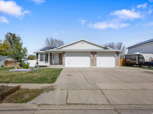568 W 375 N, Clearfield, UT, 84015-3944 | Card Image