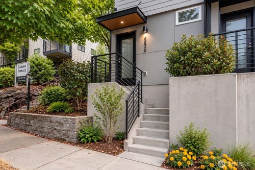 4836 Fauntleroy Way Sw, Seattle, WA, 98116-4514 | Card Image