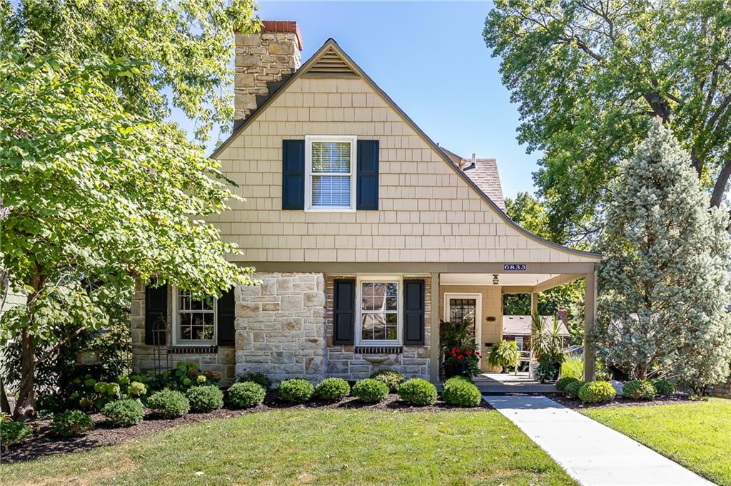 Locust St, Kansas City, MO 64131