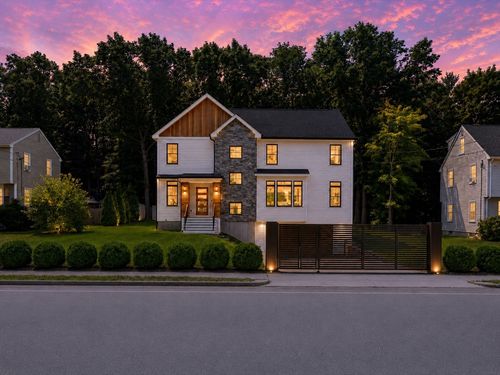 135 Hartman Rd, Newton, MA, 02459-2851 | Card Image