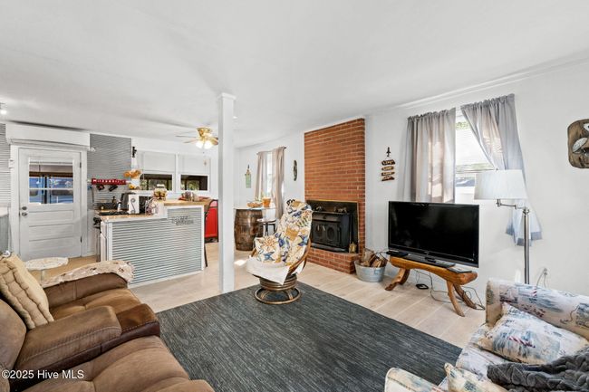 306 Ne 55 Th St, House other with 3 bedrooms, 1 bathrooms and null parking in Oak Island NC | Image 19