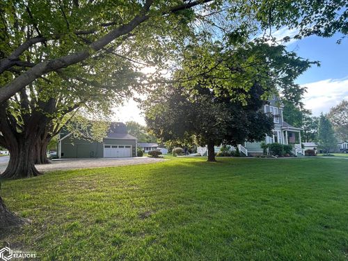 327 S 2nd St, Wapello, IA, 52653-1507 | Card Image