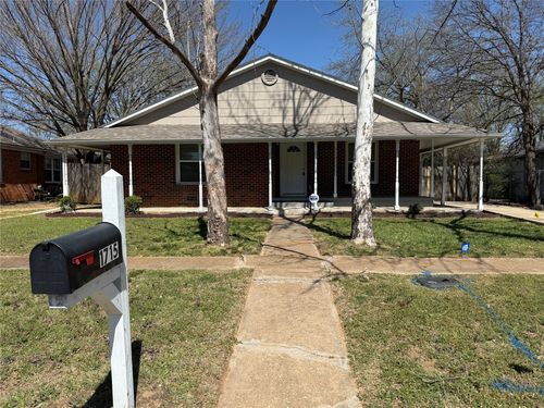 1715 W Elm St, Denison, TX, 75020-1730 | Card Image