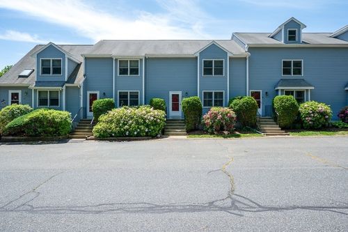 15-15 Pinecrest Vlg, Hopkinton, MA, 01748-2169 | Card Image