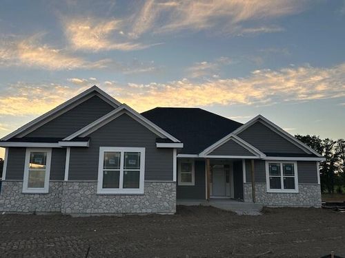 W207N5817 Muirfield Dr, Menomonee Falls, WI, 53051-8801 | Card Image