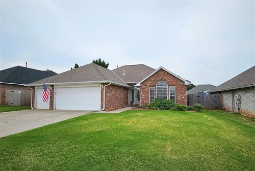 420 E Plantation Ter, Mustang, OK, 73064-4933 | Card Image