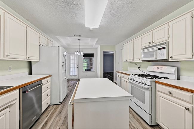 2107 Meadows Cir, House other with 3 bedrooms, 2 bathrooms and null parking in Sherman TX | Image 11