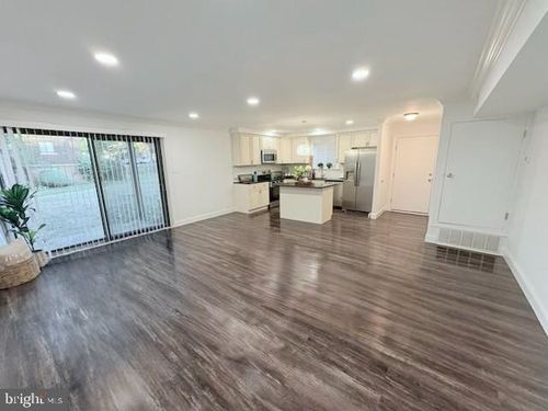 401 Meadow Woods Ln, LAWRENCEVILLE, NJ, 08648-4235 | Card Image