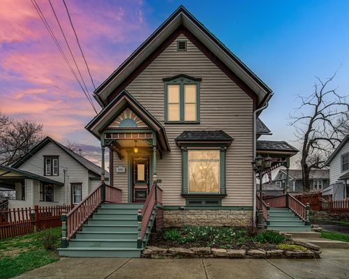 268 Seneca St, Elgin, IL, 60120-3735 | Card Image