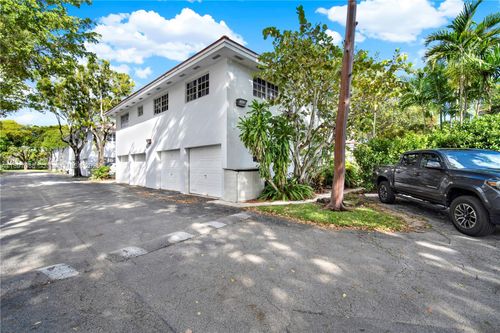 3-7966 Camino Cir, Miami, FL, 33143-6705 | Card Image