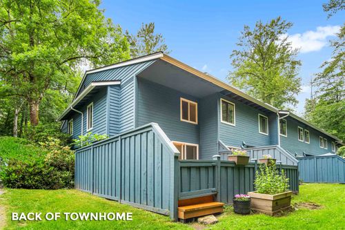 8352 Aspenwood Pl, Burnaby, BC, V5A3V3 | Card Image