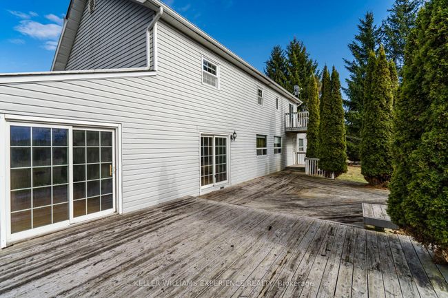7078 County Rd, House other with 6 bedrooms, 3 bathrooms and 15 parking in Utopia ON | Image 32