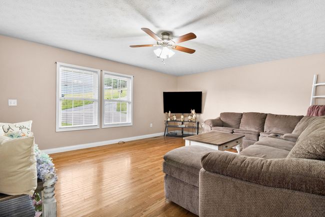 15 April Ln, House other with 5 bedrooms, 2 bathrooms and null parking in Corbin KY | Image 38