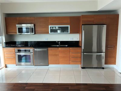 3007 - 244 Biscayne Blvd, Condo with 0 bedrooms, 1 bathrooms and null parking in Miami FL | Image 3