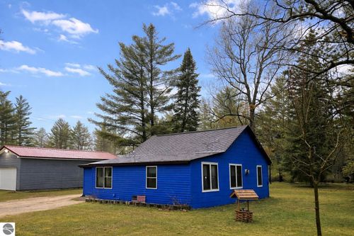 10215 E Madison Rd, Saint Helen, MI, 48656-9602 | Card Image