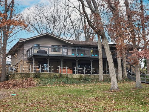 202 Oakridge Ct, Valparaiso, IN, 46385 | Card Image