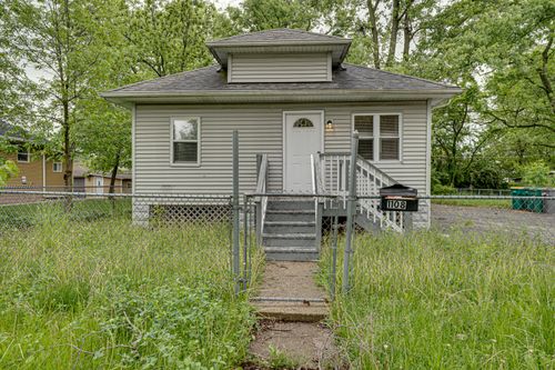 1108 Magnolia Ave, Joliet, IL, 60432-1352 | Card Image