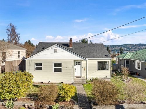 1332 Nipsic Ave, Bremerton, WA, 98310-4927 | Card Image