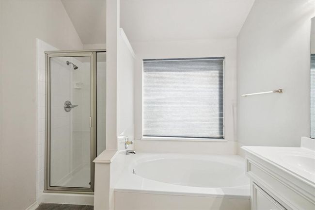 Master Bath | Image 14