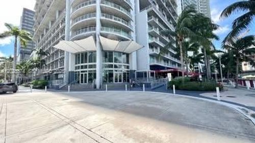 1908-690 Sw 1st Ct, MIAMI, FL, 33130-2924 | Card Image