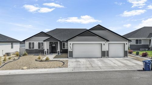 1825 Deerfield Way, Elko, NV, 89801-5472 | Card Image