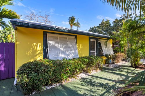 2 Kenmore Ln, Boynton Beach, FL, 33435-7310 | Card Image