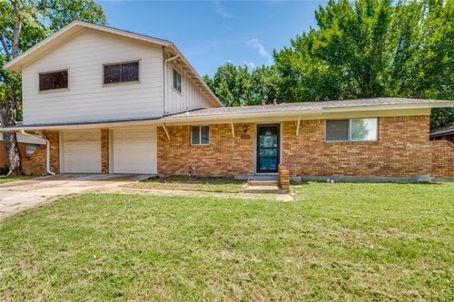 1216 Desiree Ln, Hurst, TX, 76053-4127 | Card Image