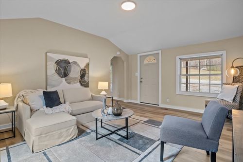 370 Main St, White Bluff, TN, 37187-9174 | Card Image