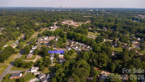 6027 Crape Myrtle Ln, Charlotte, NC, 28216-1415 | Card Image