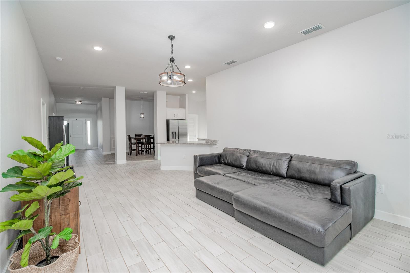 Residential in AUBURNDALE 5