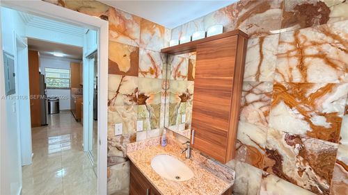 apt-2-650 Pennsylvania Ave, Miami Beach, FL, 33139-8679 | Card Image