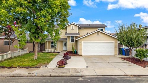 2061 Royal Wood Lane, Turlock, CA, 95380 | Card Image